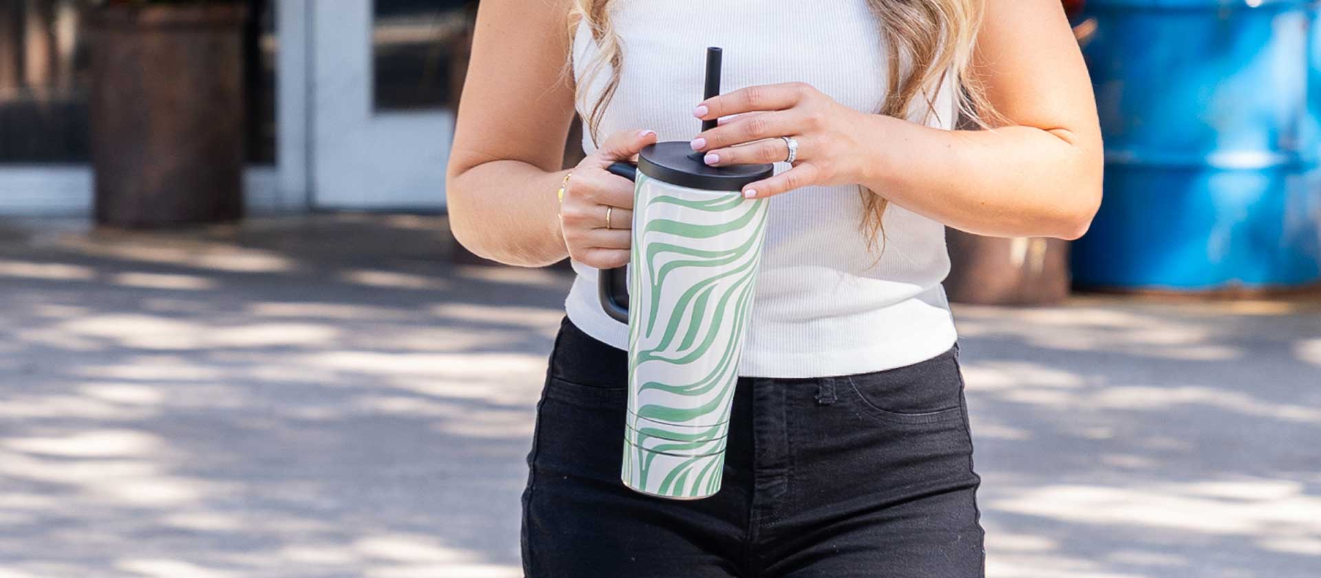 40oz Traveler Lifestyle Image